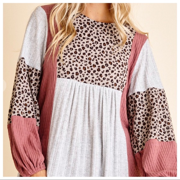 Contrasting Color Block Details Babydoll Top - Picture 6 of 7